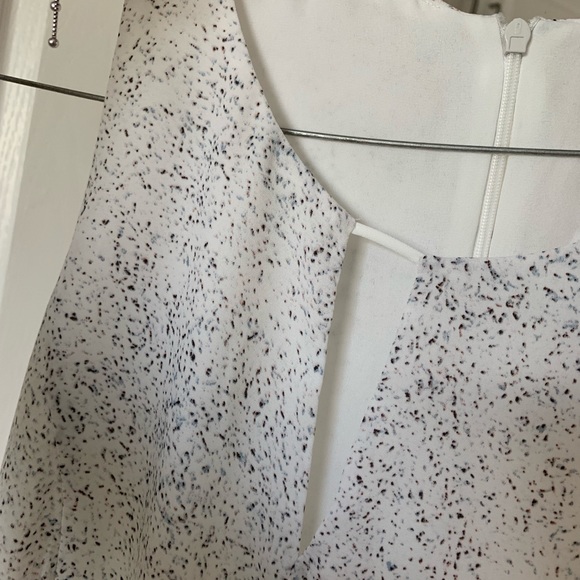 blouse - Picture 3 of 4